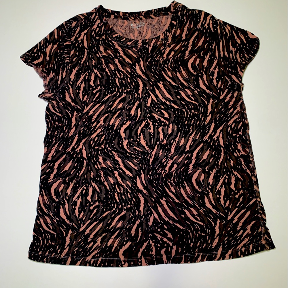 Athleta Short Sleeve Shirt Organic Printed Tee Abstraction Black Peat - Medium